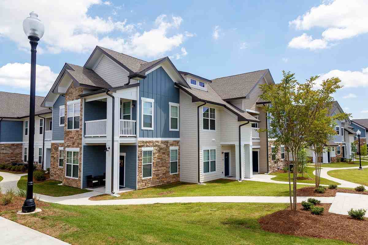 Creekside at Providence Apartments for Rent 1001 Providence Pkwy