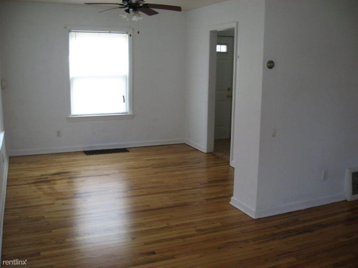 2215 Hecker Ave - Photo 2 of 8