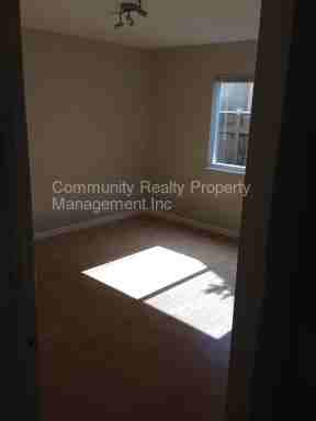 112 Byron St - Photo 2 of 9