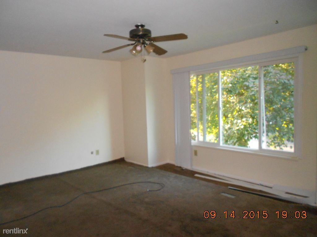 3233 Hepfer Rd - Photo 2 of 10