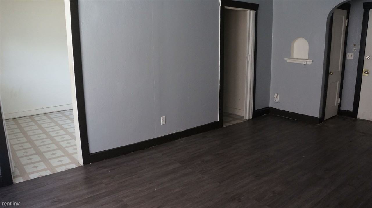 224 Jefferson Ave - Photo 3 of 10