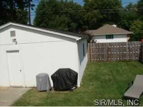 908 E Hanover St - Photo 3 of 5