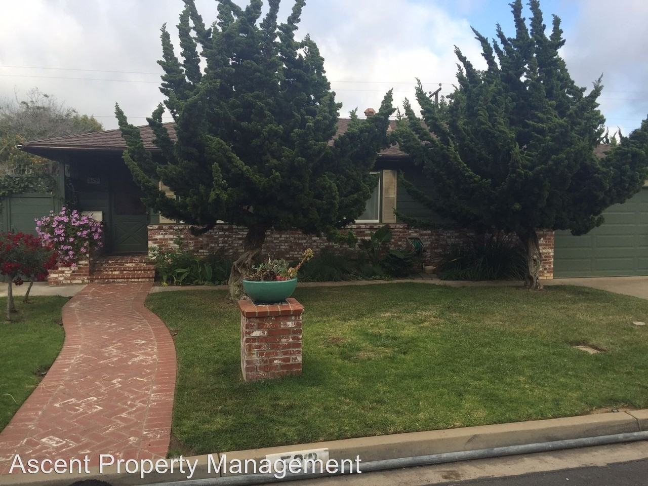 529 Savoy St - Photo 2 of 9