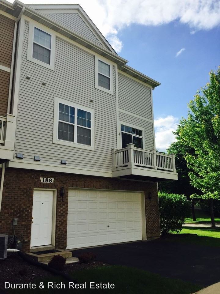 188 Goldenhill St - Photo 2 of 22