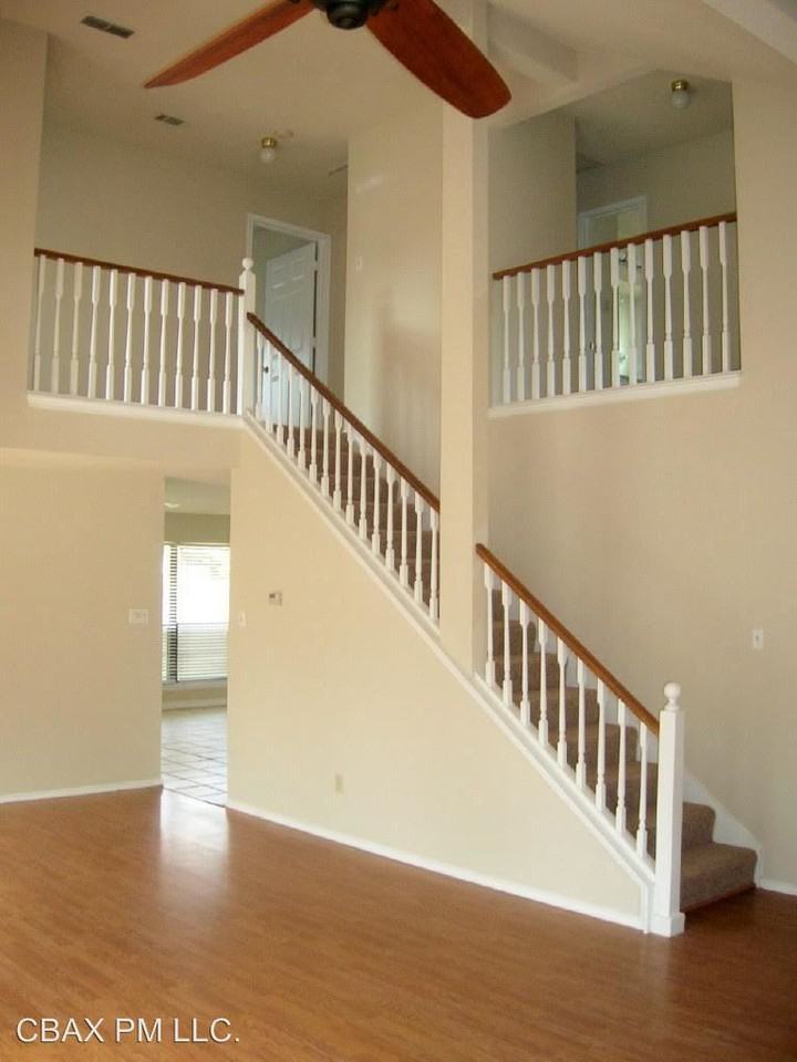 1832 Hamilton Dr - Photo 2 of 13