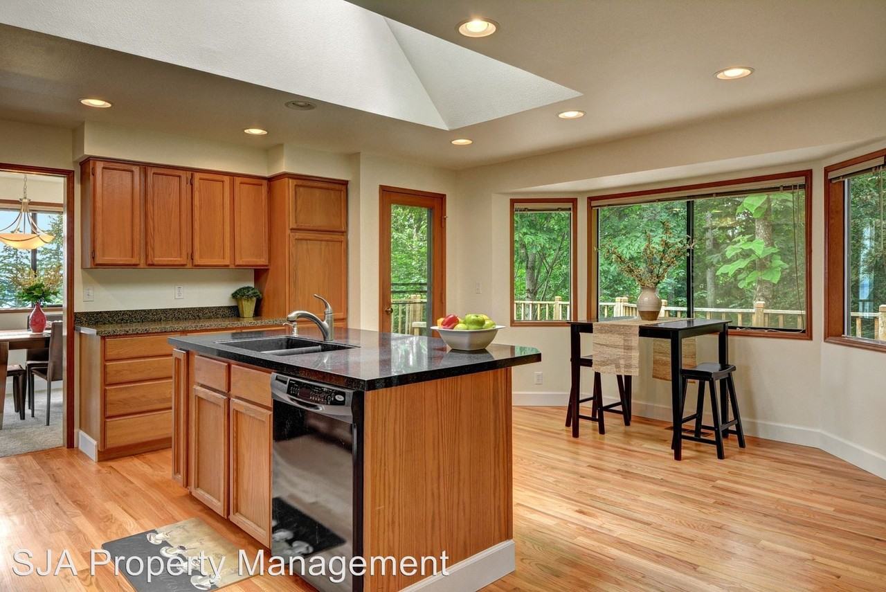 10907 59th Ave W - Photo 2 of 15