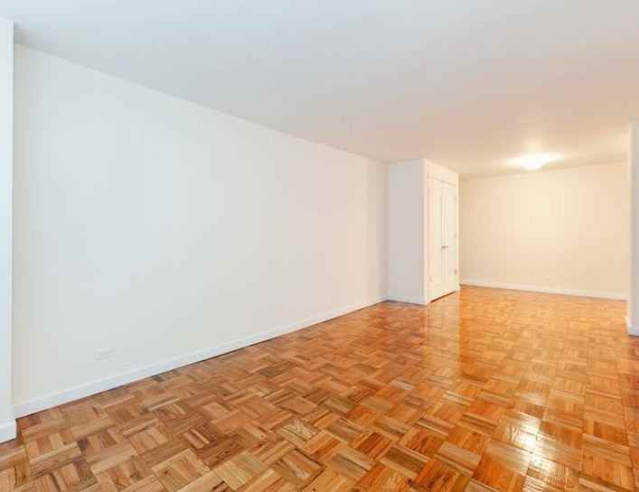 West 58th St 8th Ave #2B - Photo 2 of 5