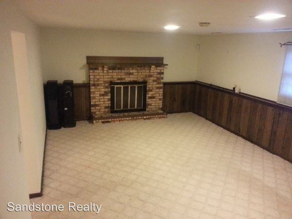 402 Oaknoll Dr - Photo 2 of 27