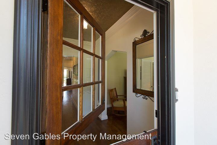 2201 N Ross St - Photo 2 of 5