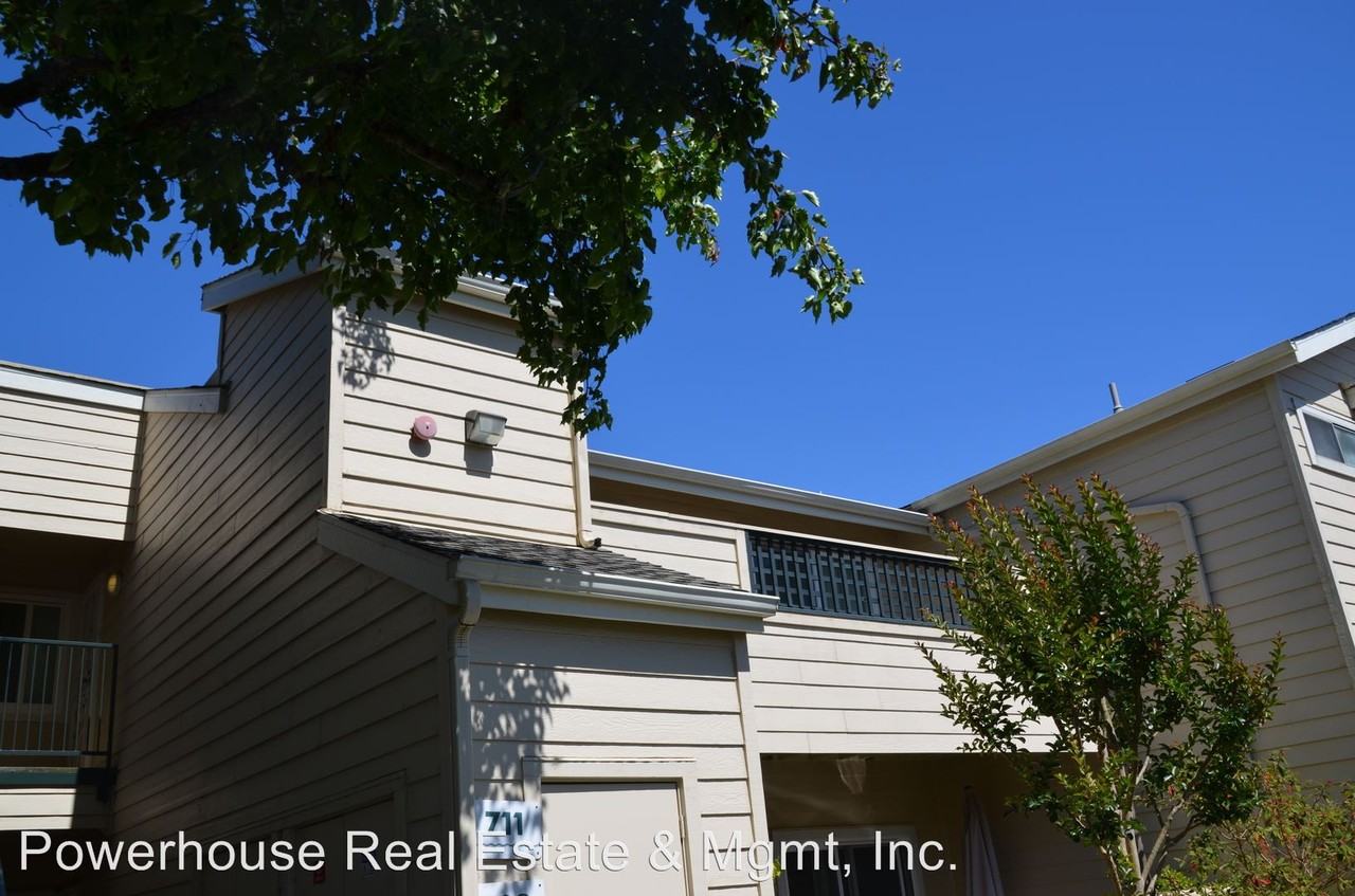 1201 Glen Cove Pkwy #711