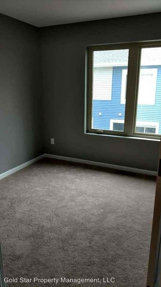 4003 Calgary Ave - Photo 3 of 19