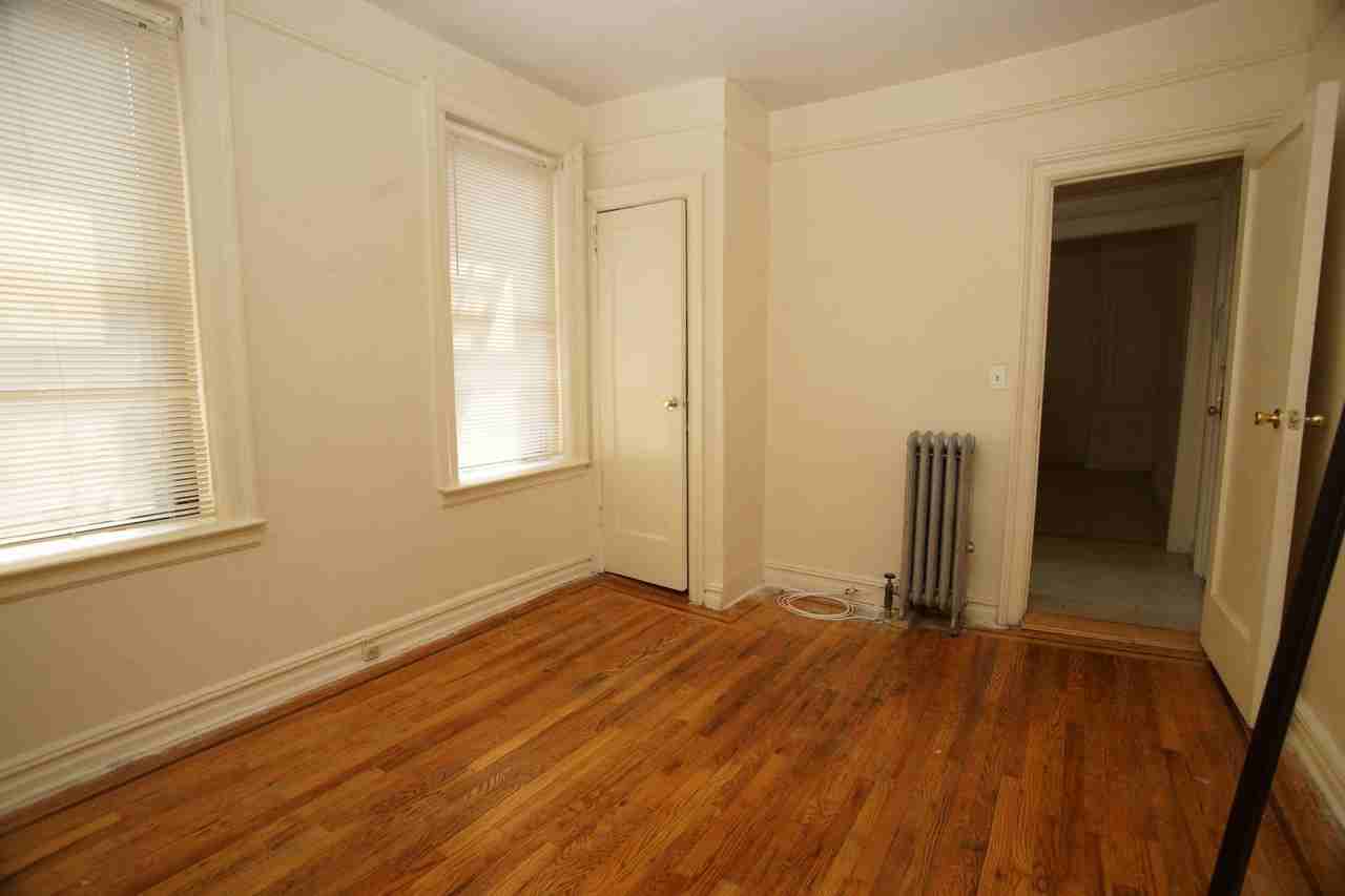 3525 Bainbridge Avenue #4D