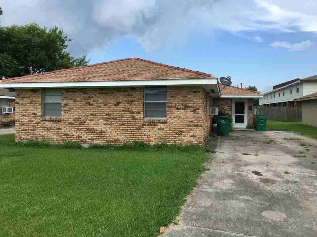 127 Hawkins St - Photo 2 of 10