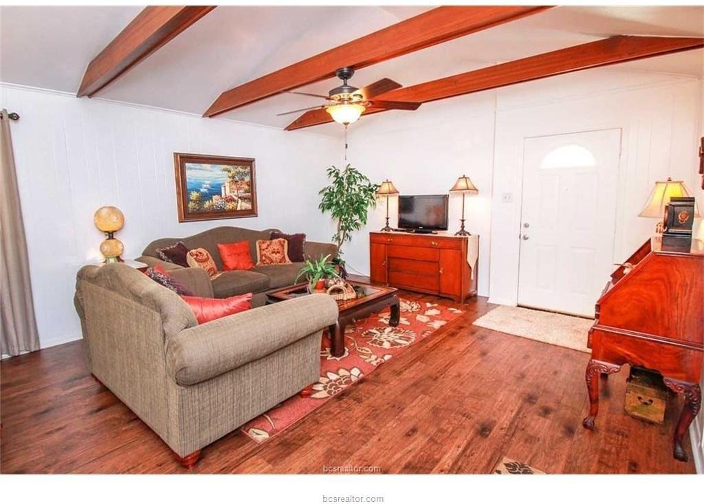 2916 Cherry Creek Cir - Photo 2 of 17