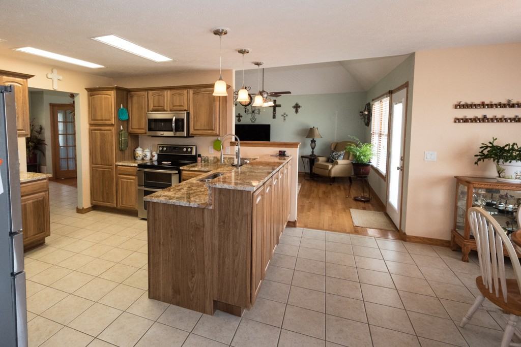 108 Debonair Ct - Photo 3 of 13