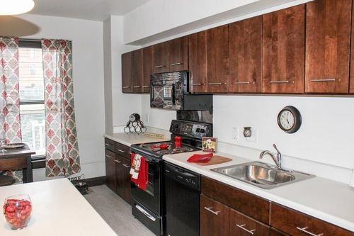 202 SW 4th St - Photo 2 of 8