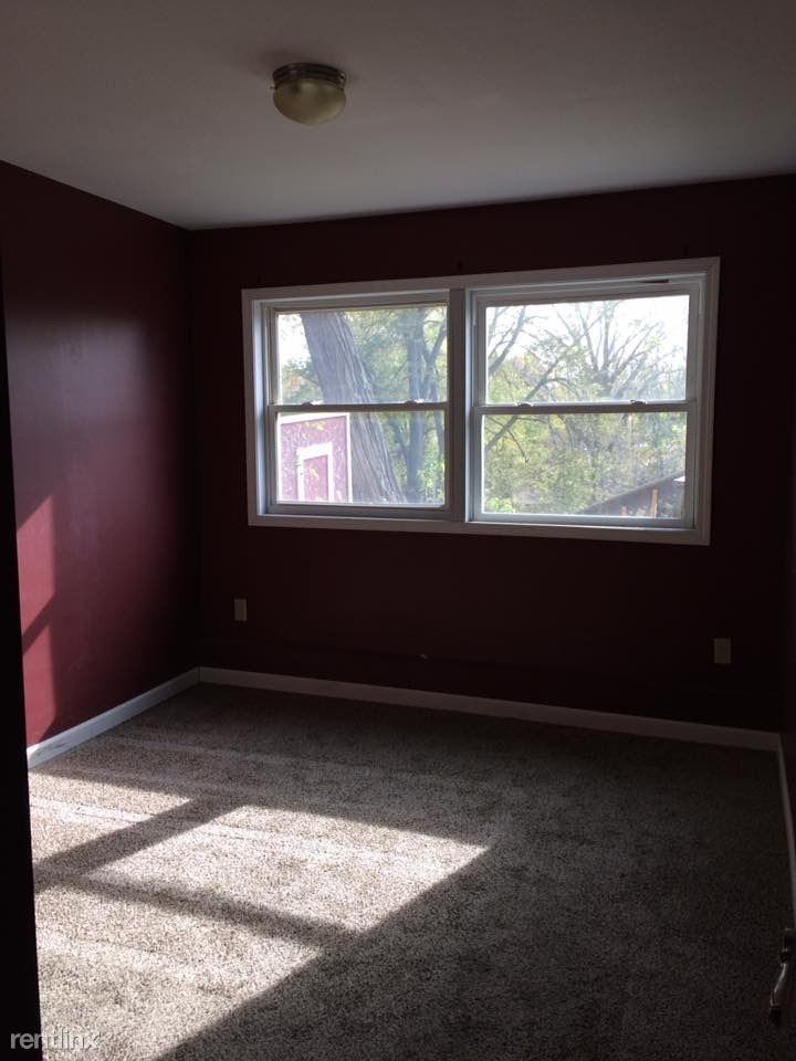 313 W High St - Photo 2 of 10