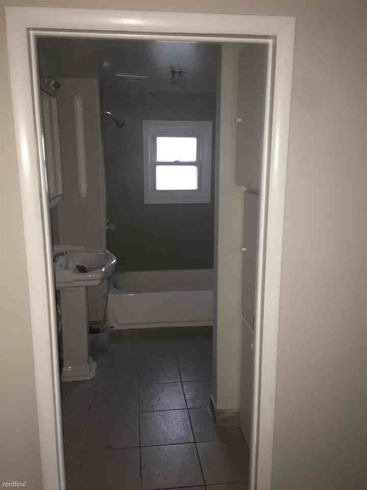 11630 Ebeling Rd - Photo 3 of 15