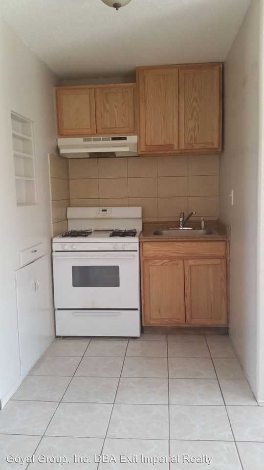 212 B St - Photo 2 of 8