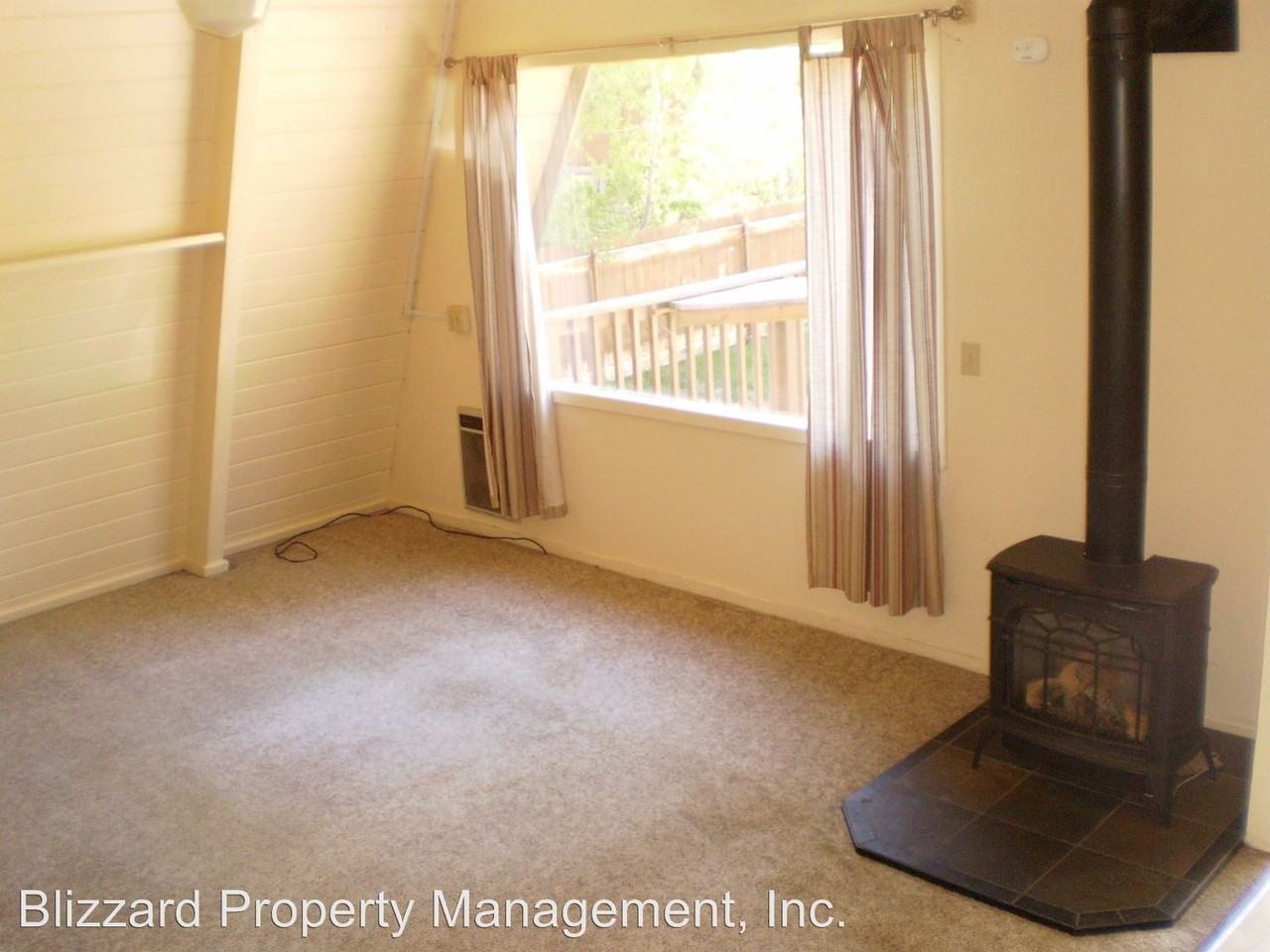 435 Lupin St - Photo 2 of 5