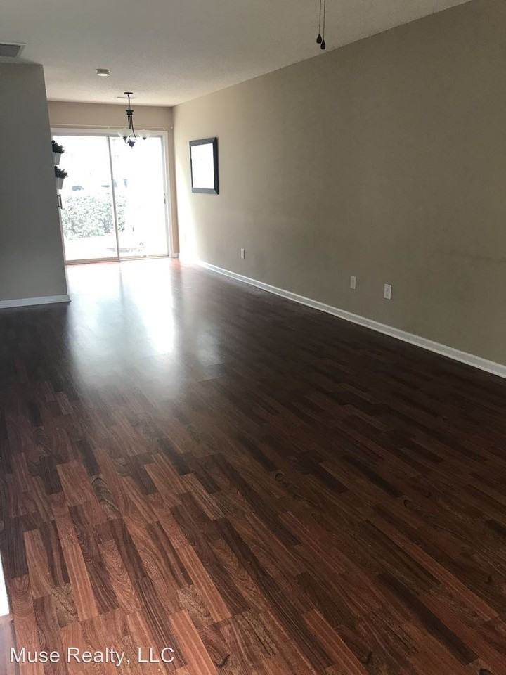 406 Scarlett Ln - Photo 3 of 14