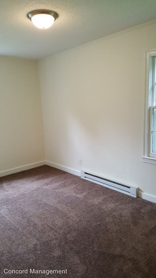 402 Shaw St - Photo 3 of 4