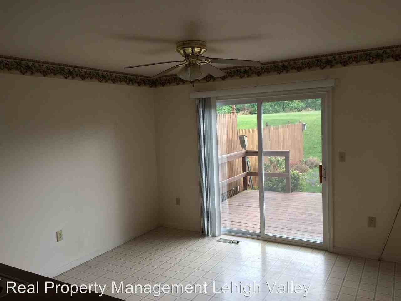 2560 Upper Way - Photo 2 of 15