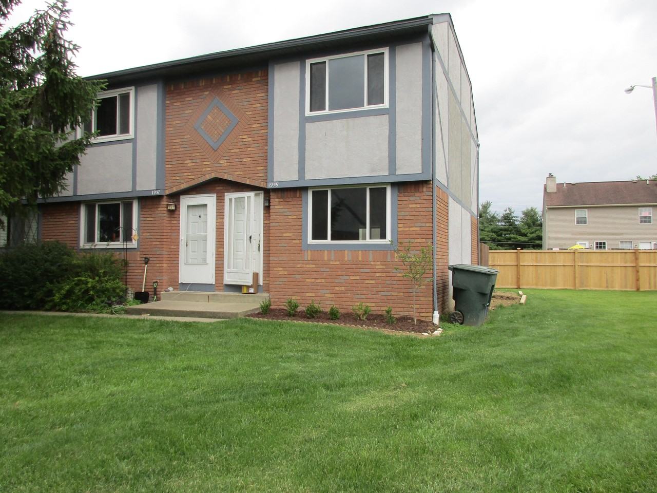 1959 Slaton Ct - Photo 2 of 15