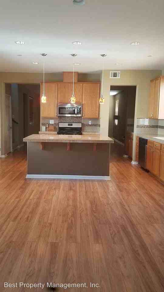 817 Boone Dr - Photo 2 of 9