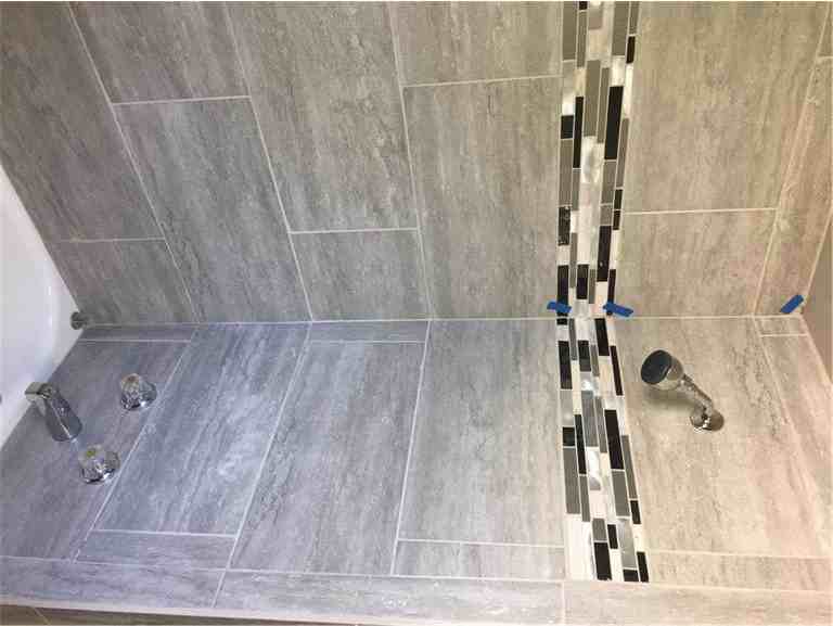 1208 NW 2nd St - Photo 3 of 22