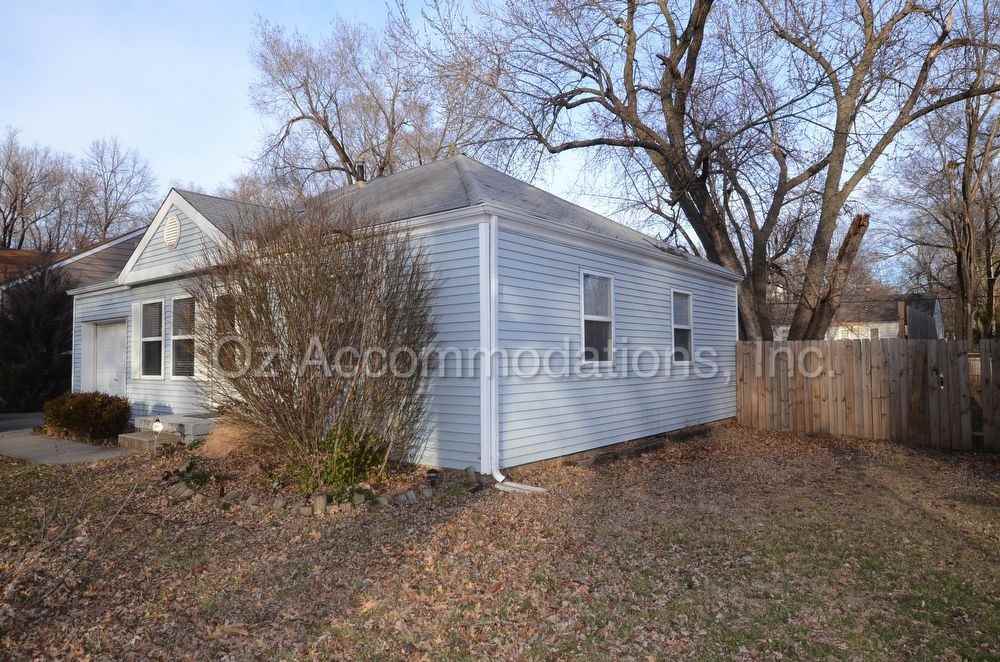 4931 Canterbury - Photo 2 of 18