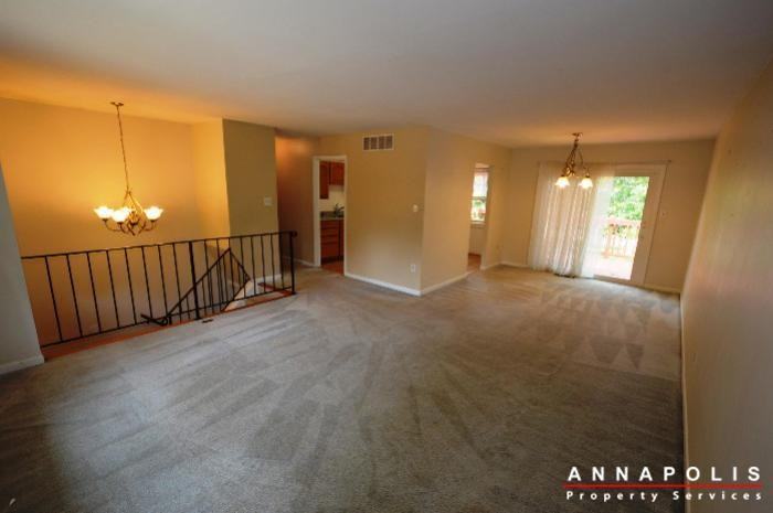 1049 Tudor Dr - Photo 2 of 32