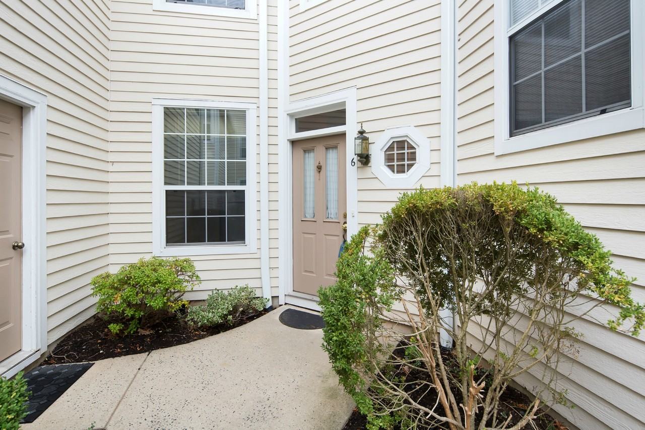 6 Mallard Ln - Photo 2 of 19