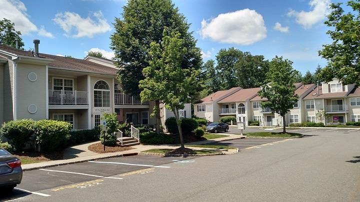 61 Maple Ln - Photo 2 of 12