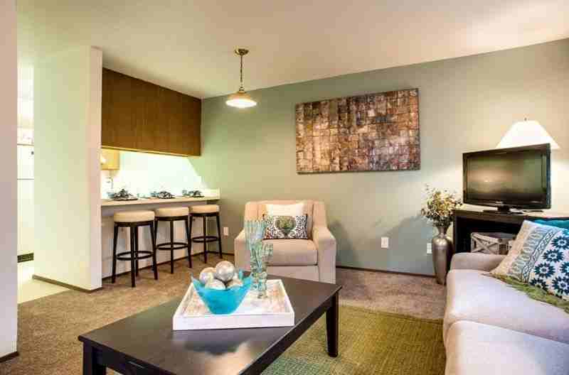 Anchor Pointe Apartments - Photo 2 of 10