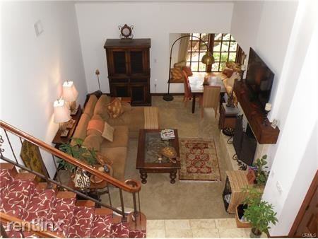 44 Village Cir - Photo 3 of 32