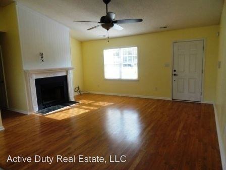 204 Winterberry Ct - Photo 3 of 10