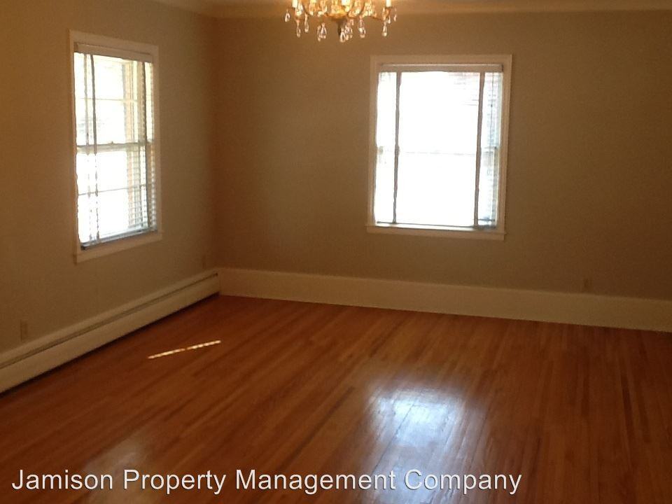 1235 Lynbrook Dr - Photo 2 of 14