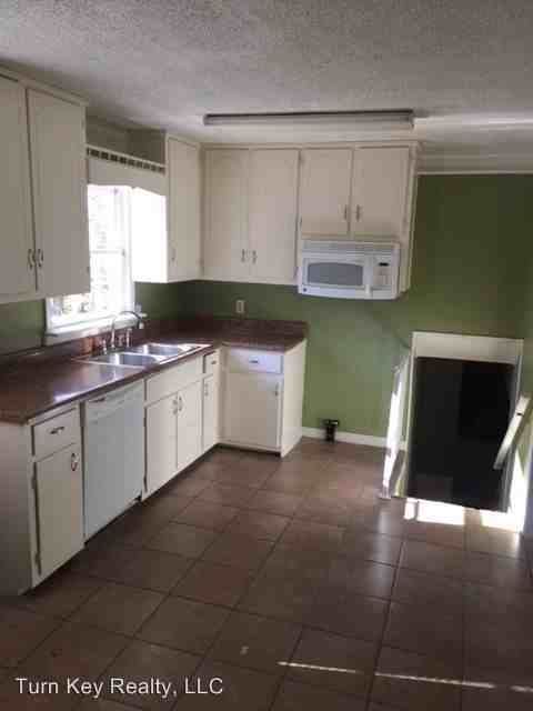 1508 6th St NW - Photo 2 of 13