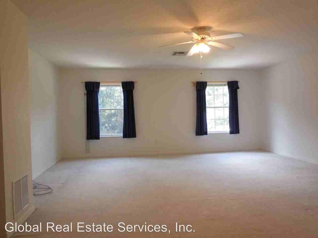 4932 Boathouse Dr - Photo 3 of 8