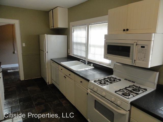 2931 Delmar Ln NW - Photo 3 of 7