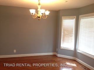 2879 Woodhaven Dr - Photo 2 of 6