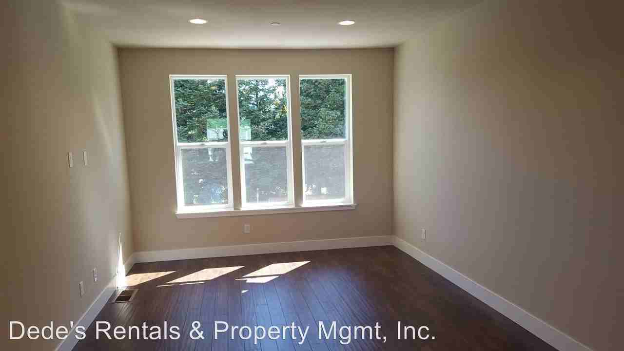 441 Kyle Ct - Photo 2 of 18