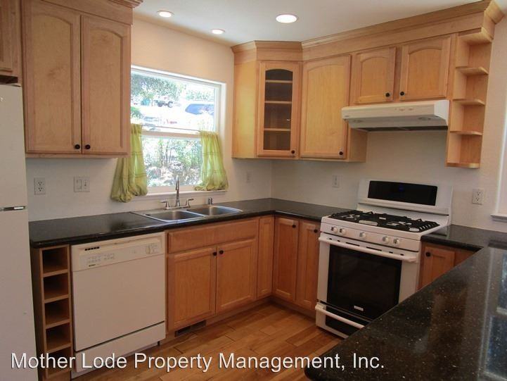 20448 Sherry Ct - Photo 3 of 14