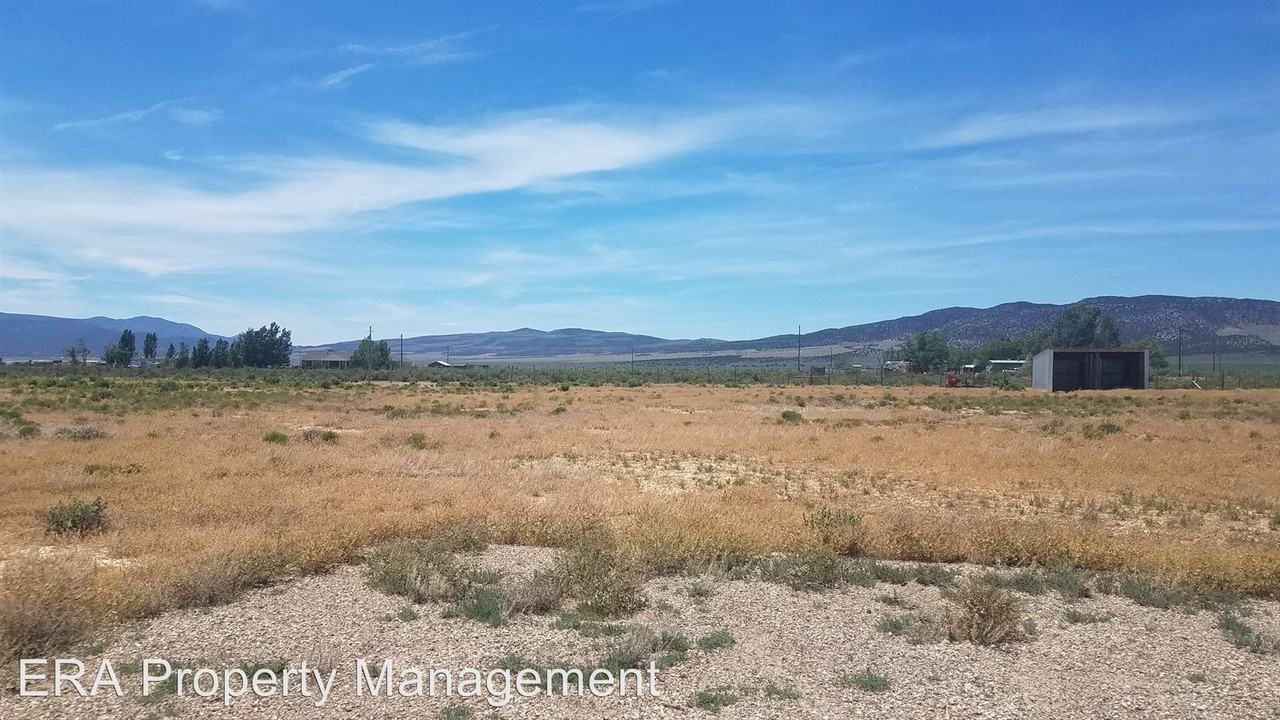 5827 W 600 N - Photo 3 of 11