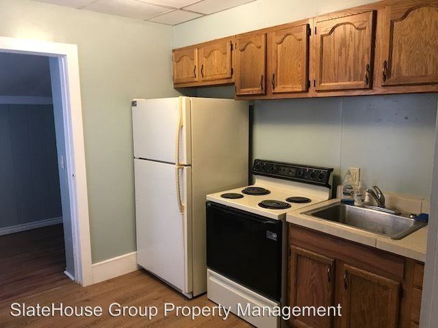 715 Moss St - Photo 2 of 8