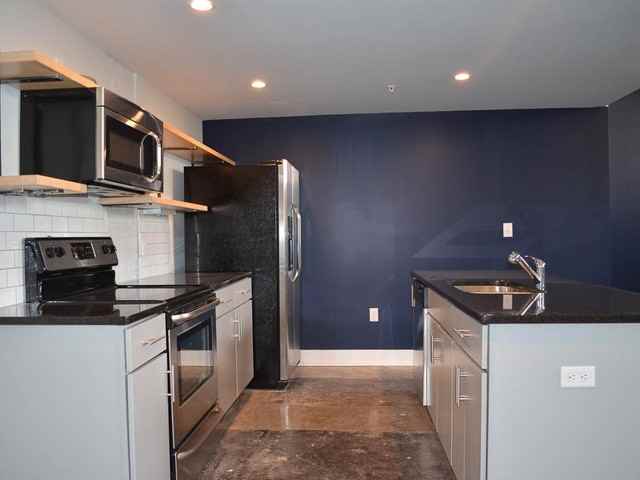 Eclipse - Photo 2 of 6