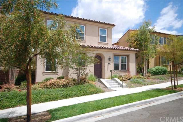 2687 E Pacific Ct - Photo 3 of 30