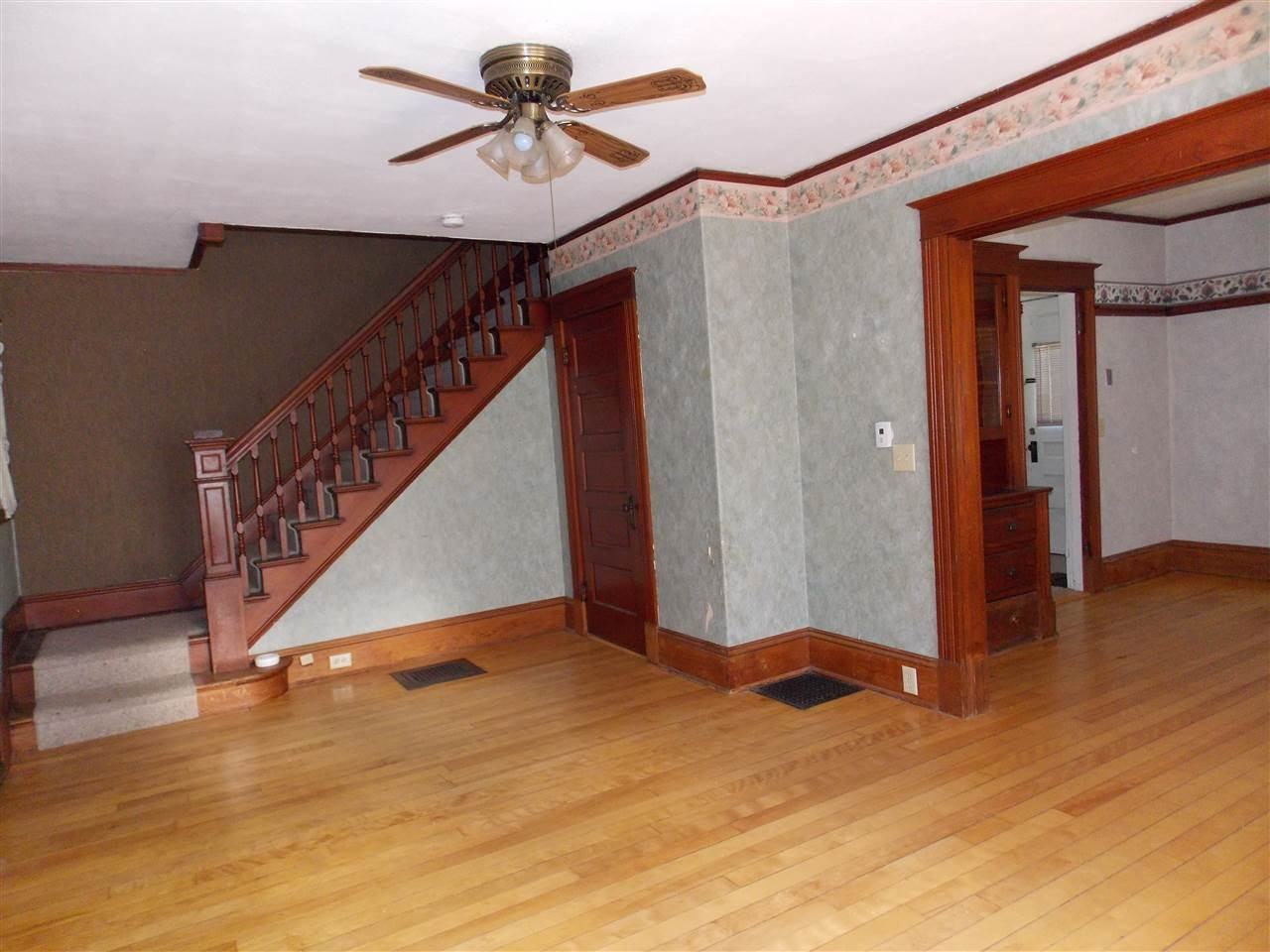 20 Mitchell Pl - Photo 2 of 11