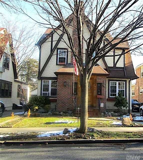 85-15 Wareham Pl - Photo 3 of 5